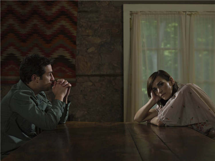 A股午评 | 沪指半日涨0.27% PEEK材料、军工股再度走强 医药板块调整